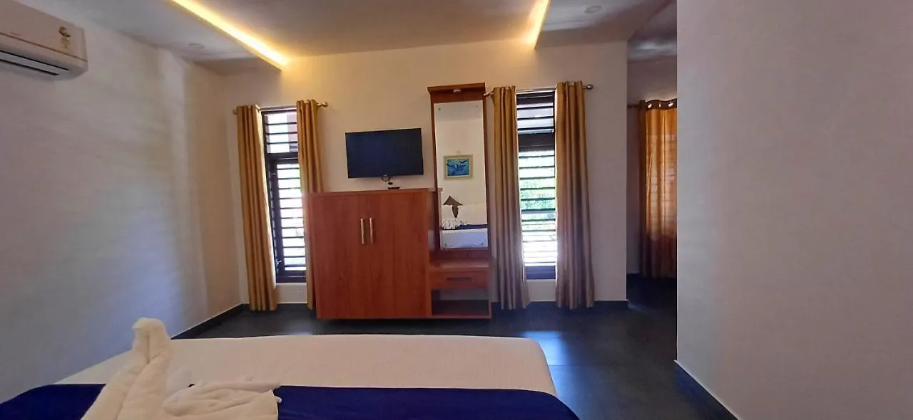 Empire Single Bedroom Villa With Common Pool Meenangadi